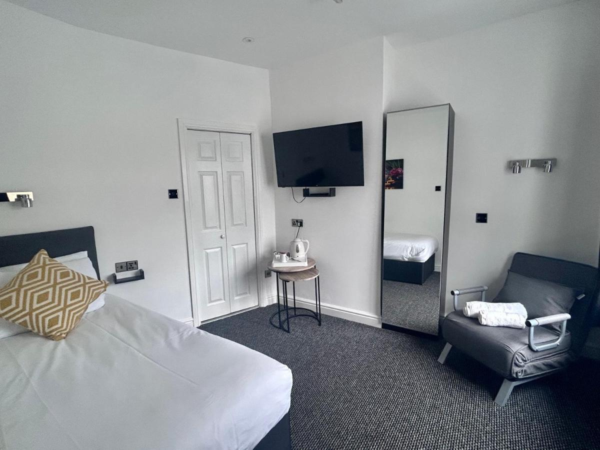 Charnwood Regency Guest House Loughborough Exterior photo