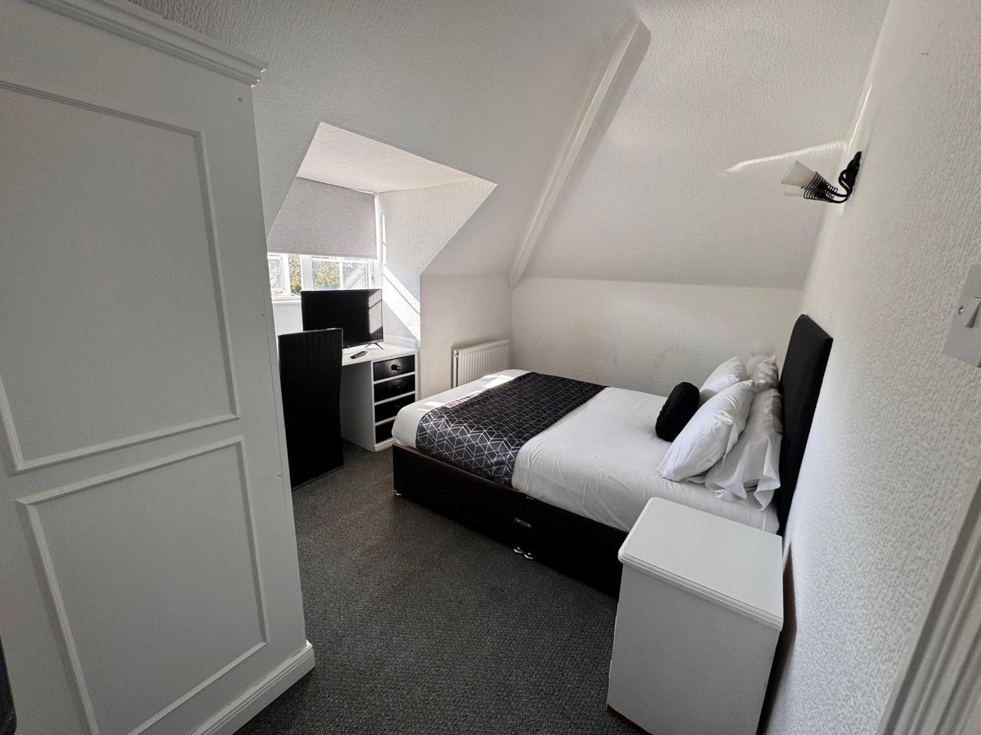 Charnwood Regency Guest House Loughborough Exterior photo